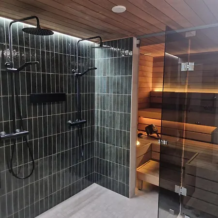 Daire Bright, Big With Own Sauna & Balcony *