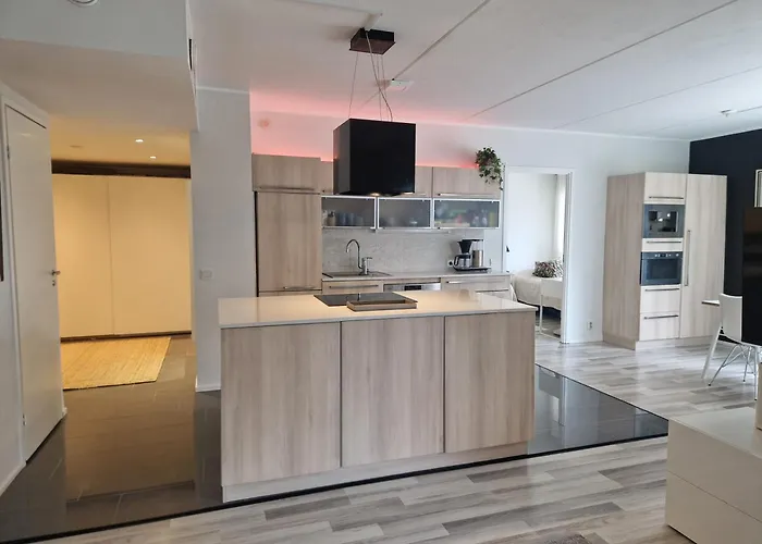 Bright, Big With Own Sauna & Balcony شقة